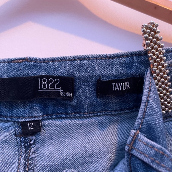 Jeans size 12 can fit size 10 not high rise - Picture 4 of 5